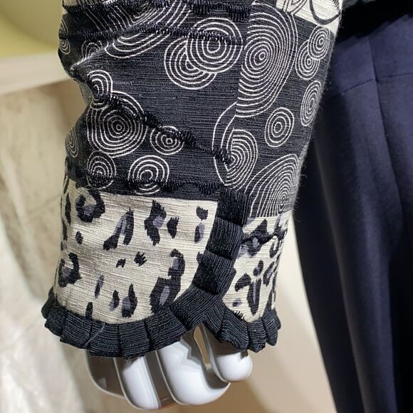 Silkland 100% Silk Floral Print Jacket - Picture 8 of 10